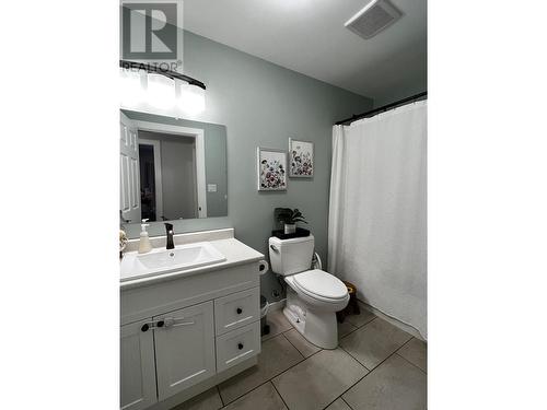 4661 45 Street, Salmon Arm, BC - Indoor Photo Showing Bathroom