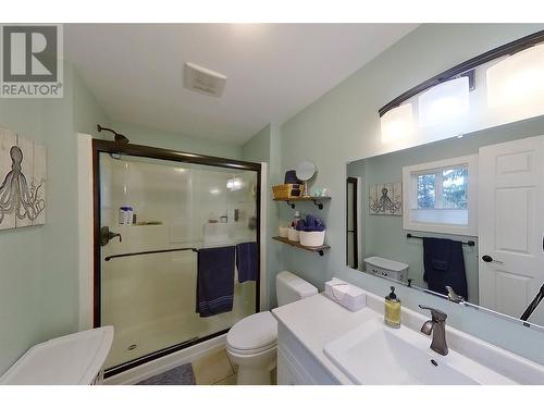 4661 45 Street, Salmon Arm, BC - Indoor Photo Showing Bathroom