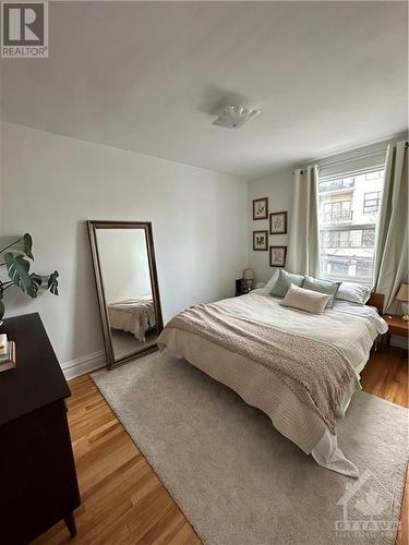 323 Parkdale Avenue, Ottawa, ON - Indoor Photo Showing Bedroom
