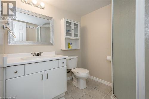 1 Ireland Place, Guelph, ON - Indoor Photo Showing Bathroom