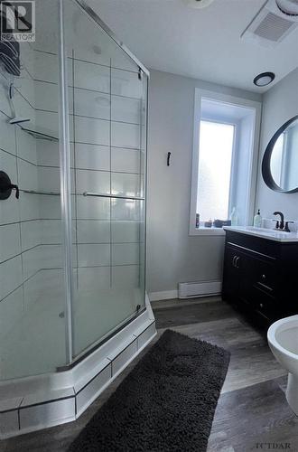 389 Toke St, Timmins, ON - Indoor Photo Showing Bathroom