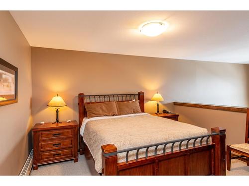409 - 1545 Kicking Horse Trail, Golden, BC - Indoor Photo Showing Bedroom