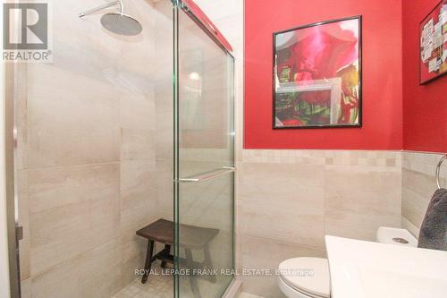 210 Mcdonnel Street, Peterborough, ON - Indoor Photo Showing Bathroom