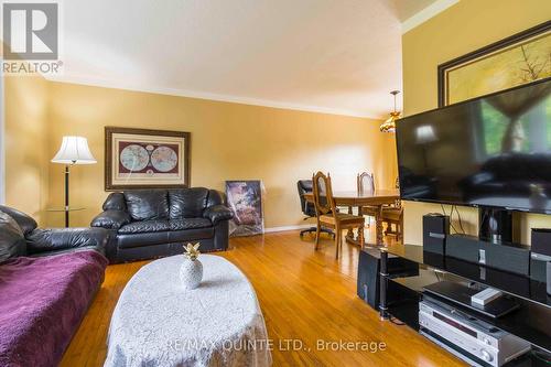 560 Whites Road, Quinte West, ON - Indoor Photo Showing Living Room