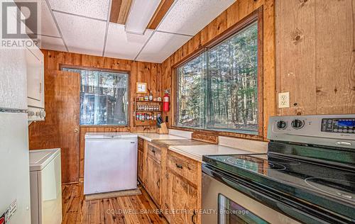 212 Fire Route 87A, Havelock-Belmont-Methuen, ON - Indoor Photo Showing Kitchen