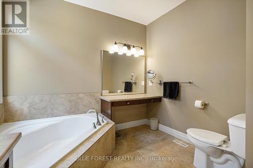 7 - 2081 Wallingford Avenue, London, ON - Indoor Photo Showing Bathroom