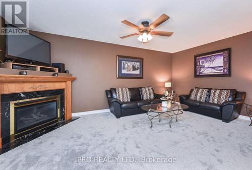 5 Chatsworth Crescent, Hamilton, ON - Indoor Photo Showing Living Room With Fireplace