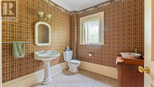 61 King Street N, Brant, ON - Indoor Photo Showing Bathroom