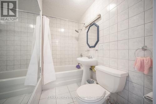 555136 Mono-Amaranth Town Line, Amaranth, ON - Indoor Photo Showing Bathroom