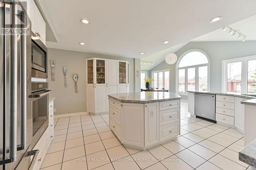 26 Eden Valley Drive, Toronto, ON - Indoor Photo Showing Kitchen With Upgraded Kitchen