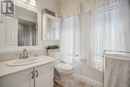 966 Silver Birch Trail, Mississauga, ON - Indoor Photo Showing Bathroom