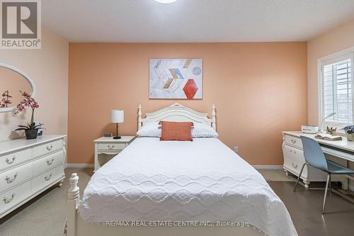 2624 Comet Court, Mississauga, ON - Indoor Photo Showing Bedroom