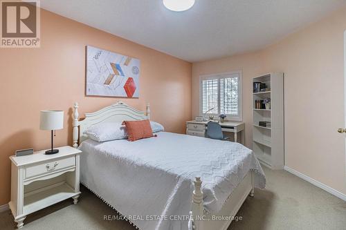 2624 Comet Court, Mississauga, ON - Indoor Photo Showing Bedroom