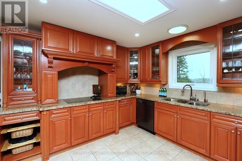 15868 Heart Lake Road, Caledon, ON - Indoor Photo Showing Kitchen With Double Sink