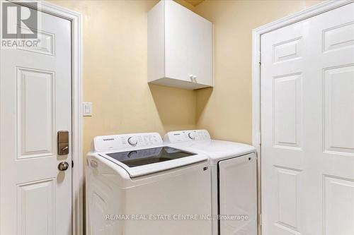 3255 Cactus Gate, Mississauga, ON - Indoor Photo Showing Laundry Room