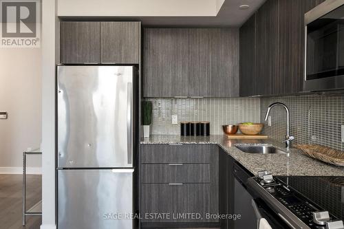 3611 - 30 Shore Breeze Drive W, Toronto, ON - Indoor Photo Showing Kitchen With Upgraded Kitchen