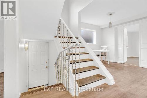 208 Lake Promenade, Toronto, ON - Indoor Photo Showing Other Room