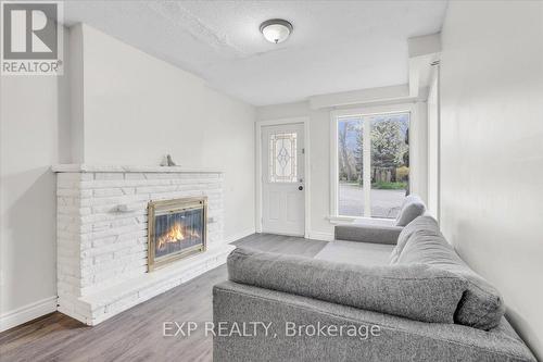 208 Lake Promenade, Toronto, ON - Indoor Photo Showing Living Room With Fireplace