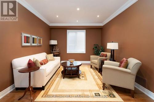 3852 Rosanna Drive, Mississauga, ON - Indoor Photo Showing Living Room