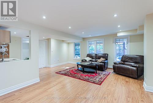 28 Ferretti St, Vaughan, ON - Indoor Photo Showing Living Room