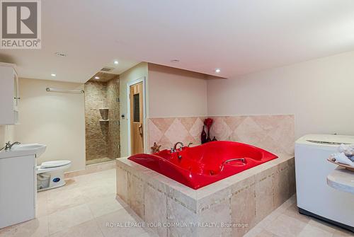 28 Ferretti St, Vaughan, ON - Indoor Photo Showing Laundry Room