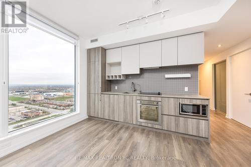 2709 - 5 Buttermill Avenue, Vaughan, ON - Indoor Photo Showing Kitchen With Upgraded Kitchen