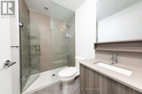 2709 - 5 Buttermill Avenue, Vaughan, ON - Indoor Photo Showing Bathroom