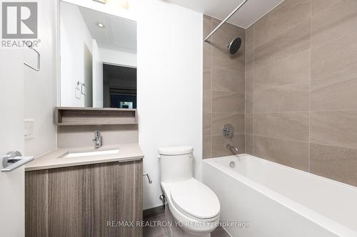 2709 - 5 Buttermill Avenue, Vaughan, ON - Indoor Photo Showing Bathroom