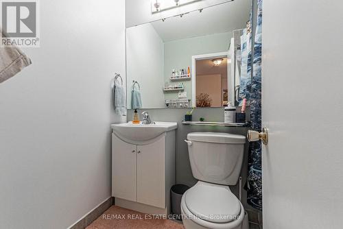 648-654 Francis Road, Burlington, ON - Indoor Photo Showing Bathroom