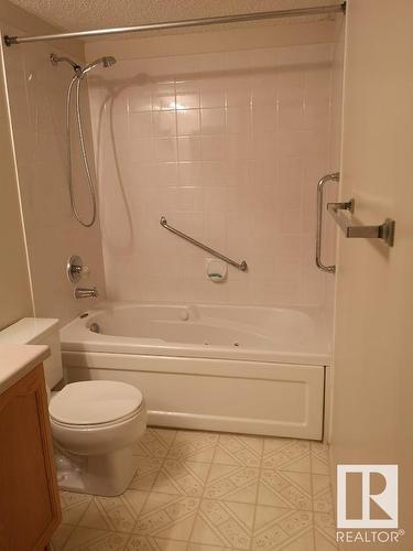 #229 15499 Castle Downs Road Rd Nw Nw, Edmonton, AB - Indoor Photo Showing Bathroom