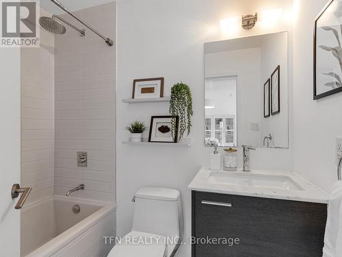 507 - 549 King Street E, Toronto, ON - Indoor Photo Showing Bathroom