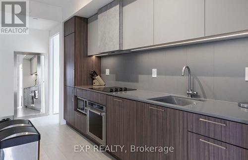 2019 - 19 Western Battery Road, Toronto, ON - Indoor Photo Showing Kitchen With Upgraded Kitchen