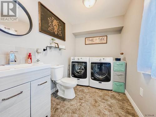 102 Katherine St, Temiskaming Shores, ON - Indoor Photo Showing Laundry Room