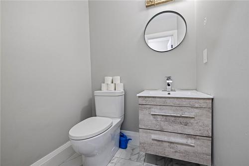 27 Emperor Avenue, Hamilton, ON - Indoor Photo Showing Bathroom