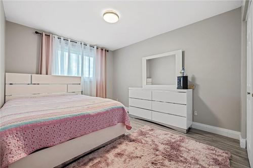 27 Emperor Avenue, Hamilton, ON - Indoor Photo Showing Bedroom