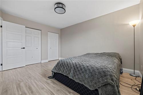 27 Emperor Avenue, Hamilton, ON - Indoor Photo Showing Bedroom