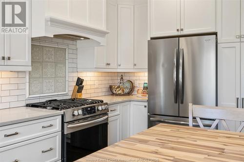 89 Staddon Avenue, Kingsville, ON - Indoor Photo Showing Kitchen