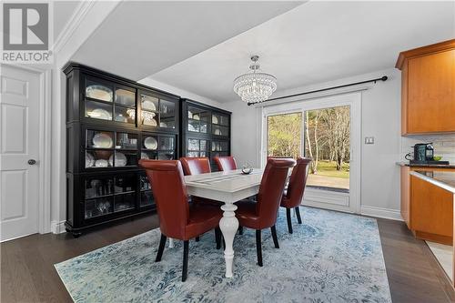 686 Airport Road, Petawawa, ON - Indoor Photo Showing Dining Room