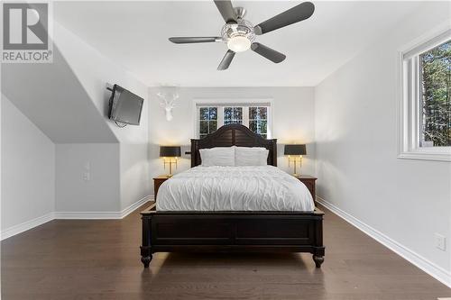 686 Airport Road, Petawawa, ON - Indoor Photo Showing Bedroom