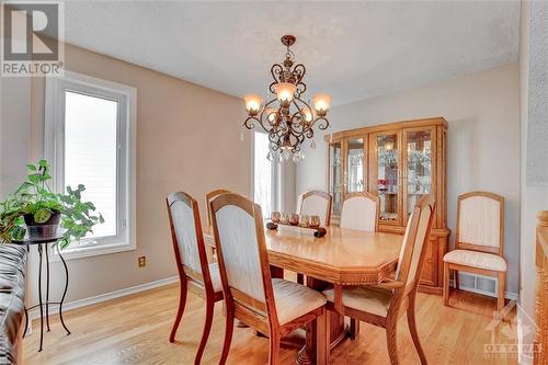 1515 Delia Crescent, Ottawa, ON - Indoor Photo Showing Dining Room