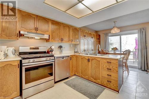 1515 Delia Crescent, Ottawa, ON - Indoor Photo Showing Kitchen With Double Sink