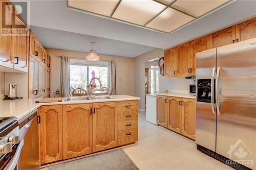 1515 Delia Crescent, Ottawa, ON - Indoor Photo Showing Kitchen With Double Sink