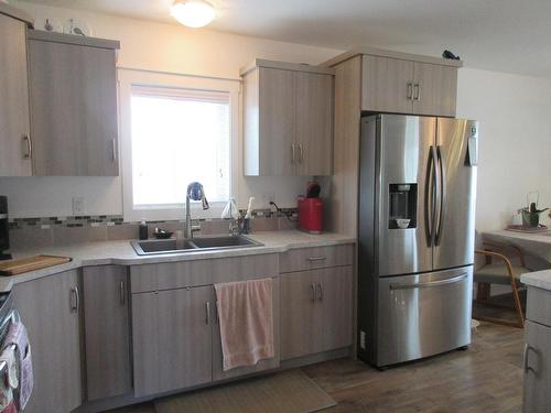 2521 Spring Bank Ave, Merritt, BC - Indoor Photo Showing Kitchen With Double Sink