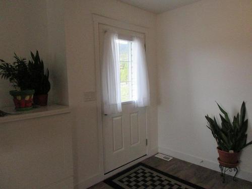 2521 Spring Bank Ave, Merritt, BC - Indoor Photo Showing Other Room
