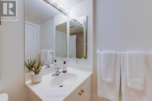 #1265 -313 Richmond St E, Toronto, ON - Indoor Photo Showing Bathroom
