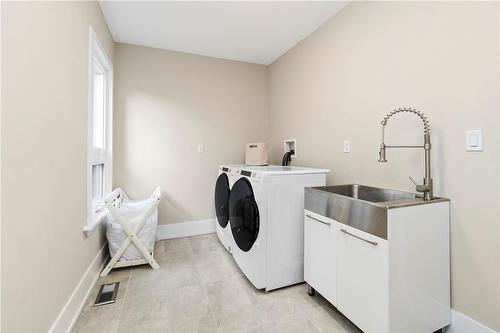 88 Erie Avenue, Hamilton, ON - Indoor Photo Showing Laundry Room