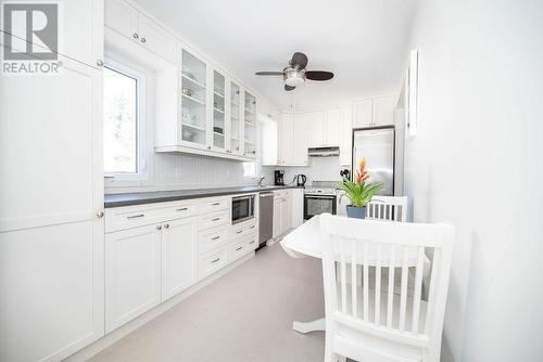 6 Thomson Crescent, Deep River, ON - Indoor Photo Showing Kitchen