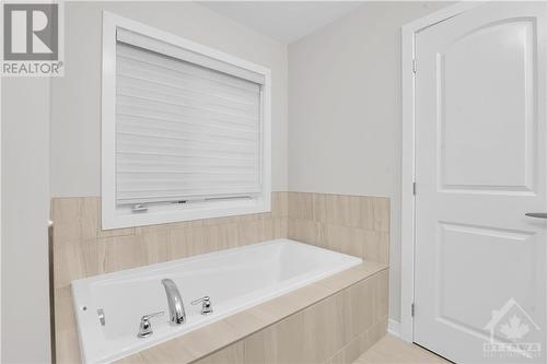 140 Rugosa Street, Nepean, ON - Indoor Photo Showing Bathroom