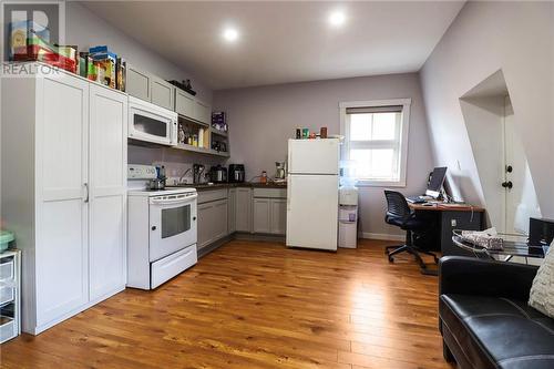 72 Botsford, Moncton, NB - Indoor Photo Showing Kitchen