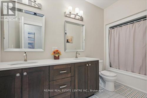 9738 Dundas Street E, Erin, ON - Indoor Photo Showing Bathroom